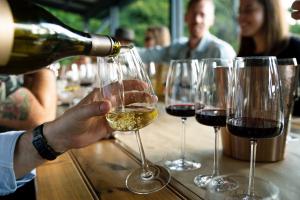 Wie man Wein serviert